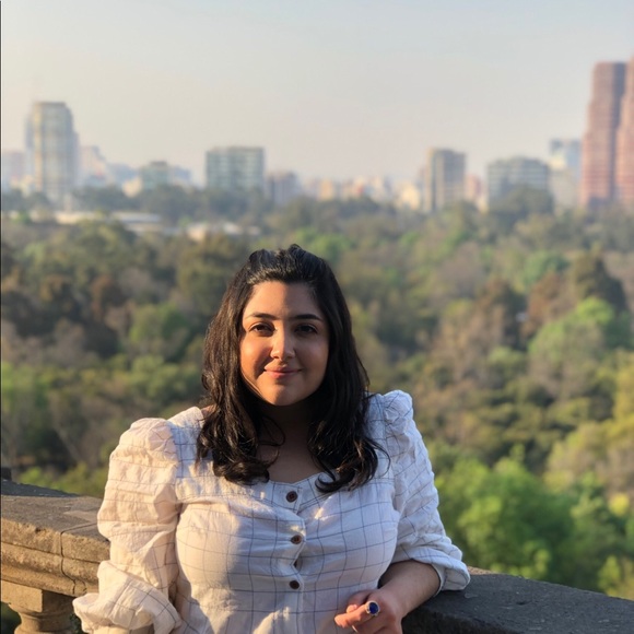 Meet your Posher, Rebeca - Picture 1 of 1